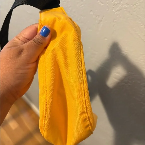 BAGGU small nylon crescent bag in mango - Picture 3 of 6